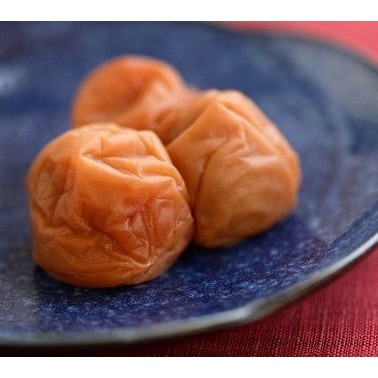 写真：農薬を使用していない南高梅干(昔梅)